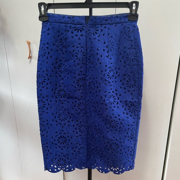 Banana Republic pencil skirt. - Picture 6 of 11
